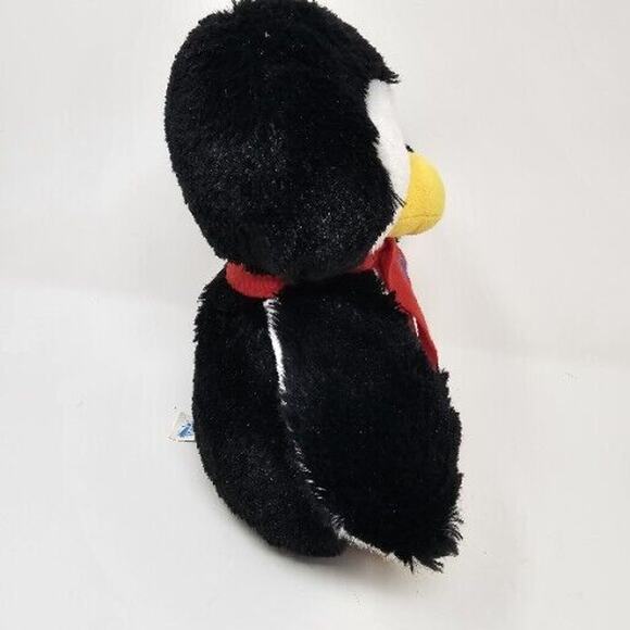 Gaylord Hotel  Ice Show PENGUIN 2015 Red Scarf Plush Stuffed Animal - Picture 3 of 13